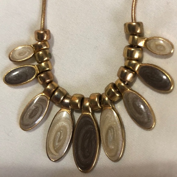 Vintage Necklace - Picture 2 of 2